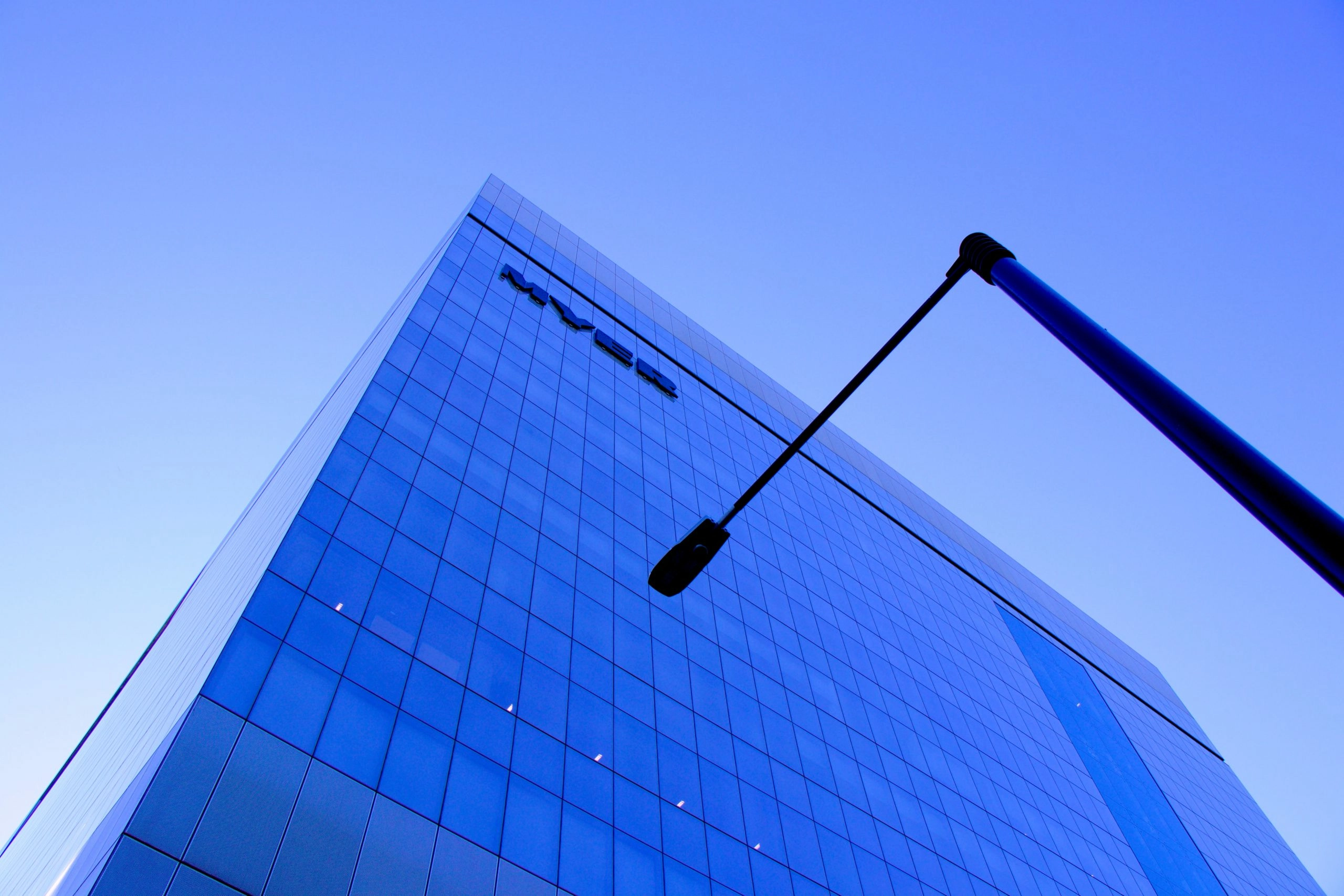 ASX shares update; US markets down over 4%
